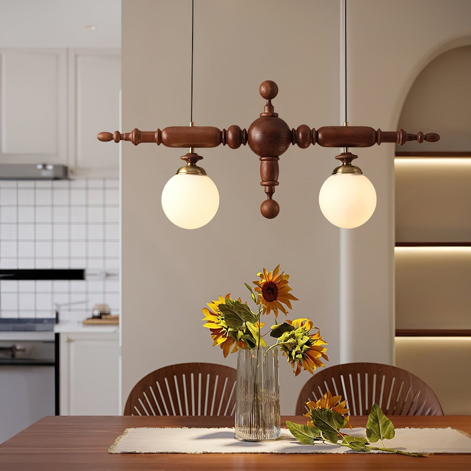 Cambridge - LED-Kronleuchter aus Holz mit Glaskugeln