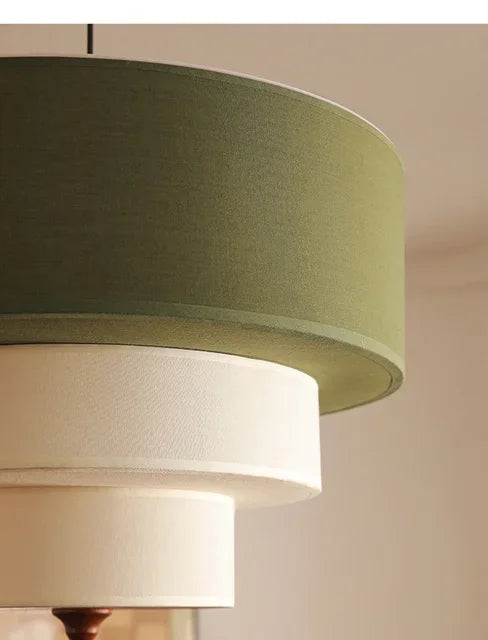 Polara - Boho-Hängeleuchte aus Stoff in Grün/Beige mit Holz-