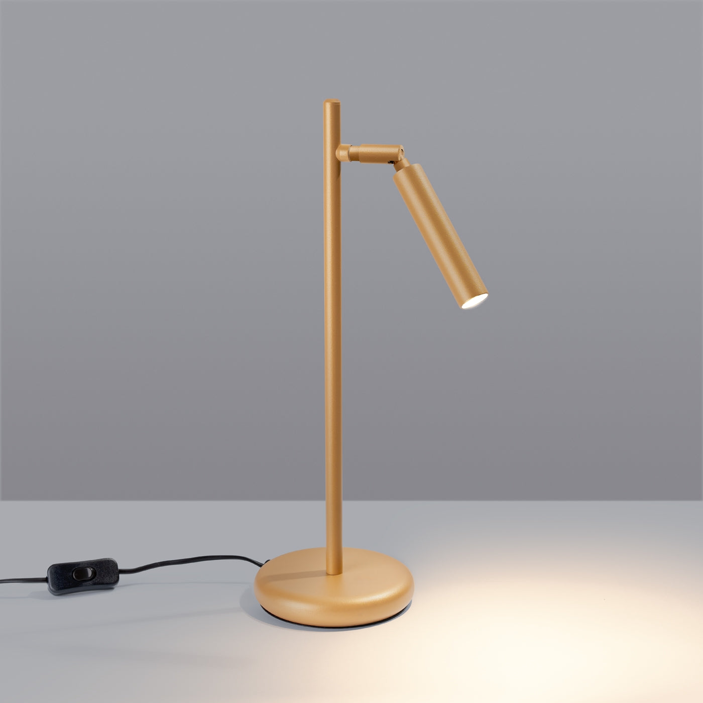 Desko - Tischleuchte aus goldfarbenem Stahl