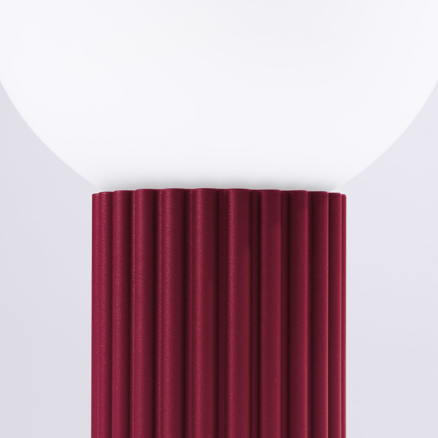 Bordeaux - Tischleuchte mit mattiertem Glas