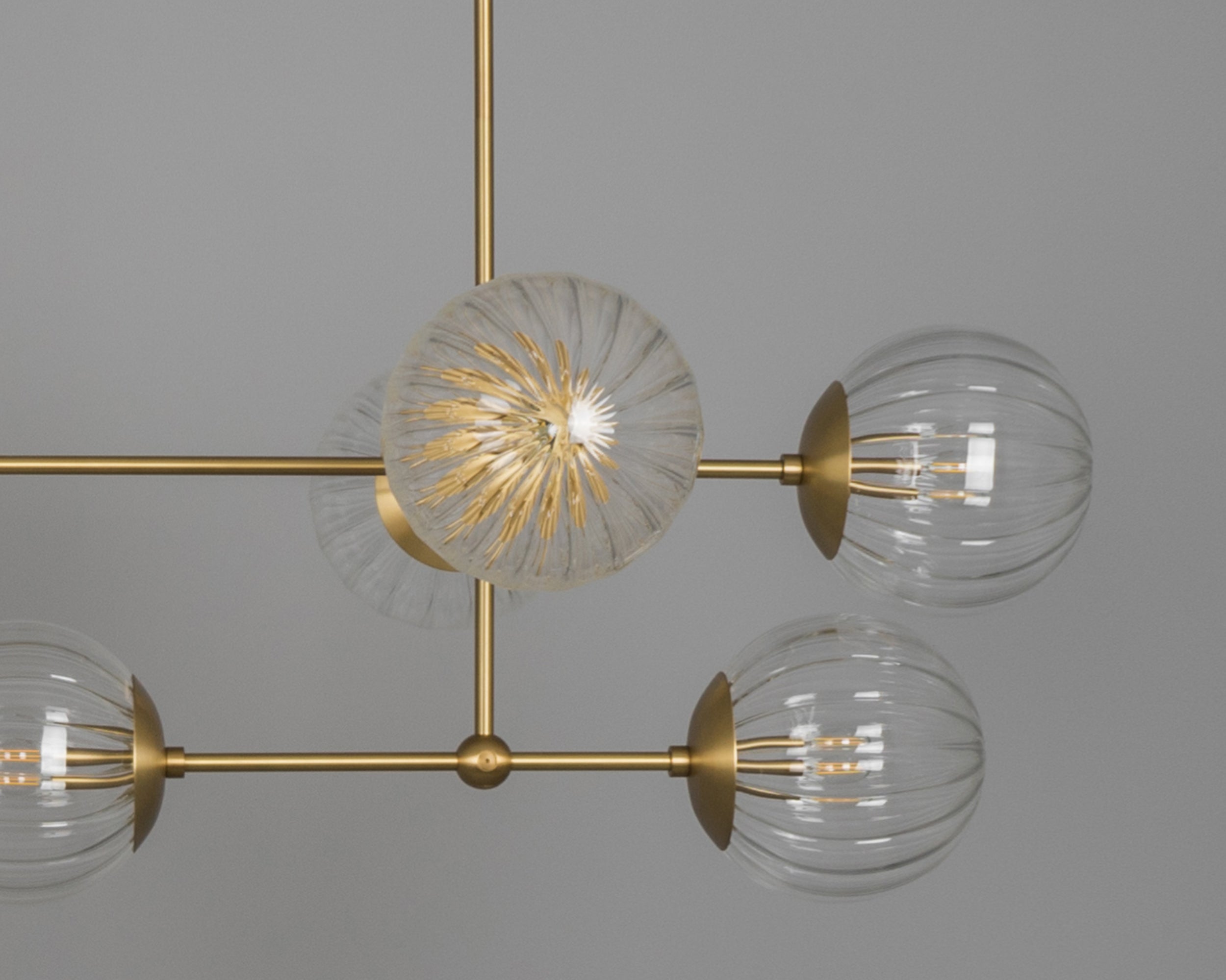 Lineares - Design-Kronleuchter, Metall/Glas