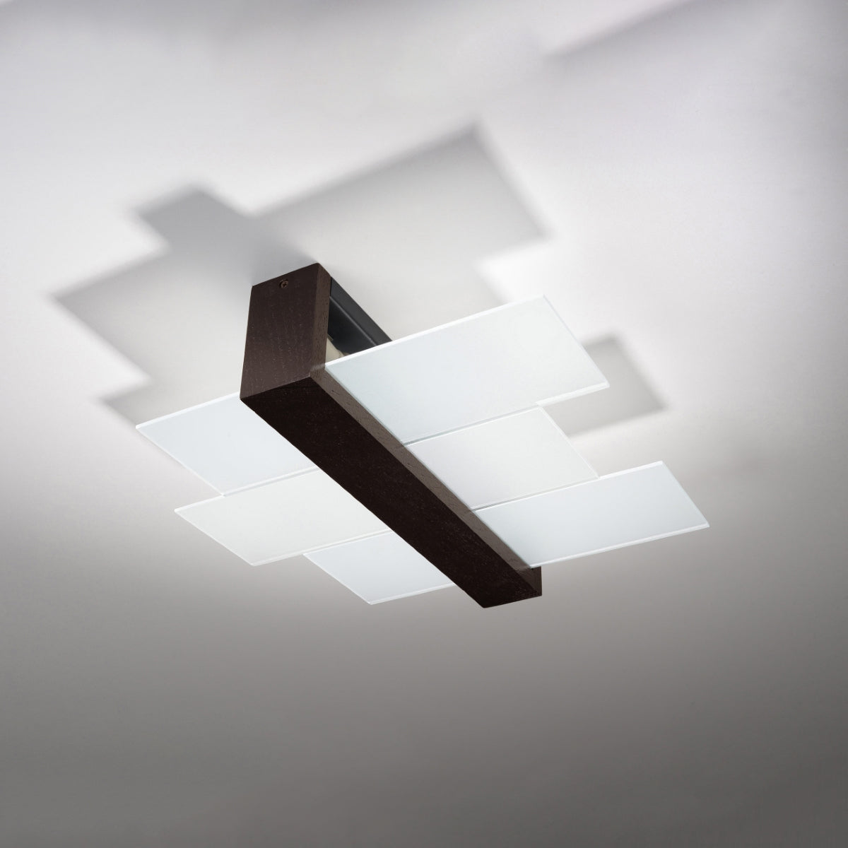 Feniks - 2 Deckenleuchte aus Wengeholz/Glas, 43 x 43 cm