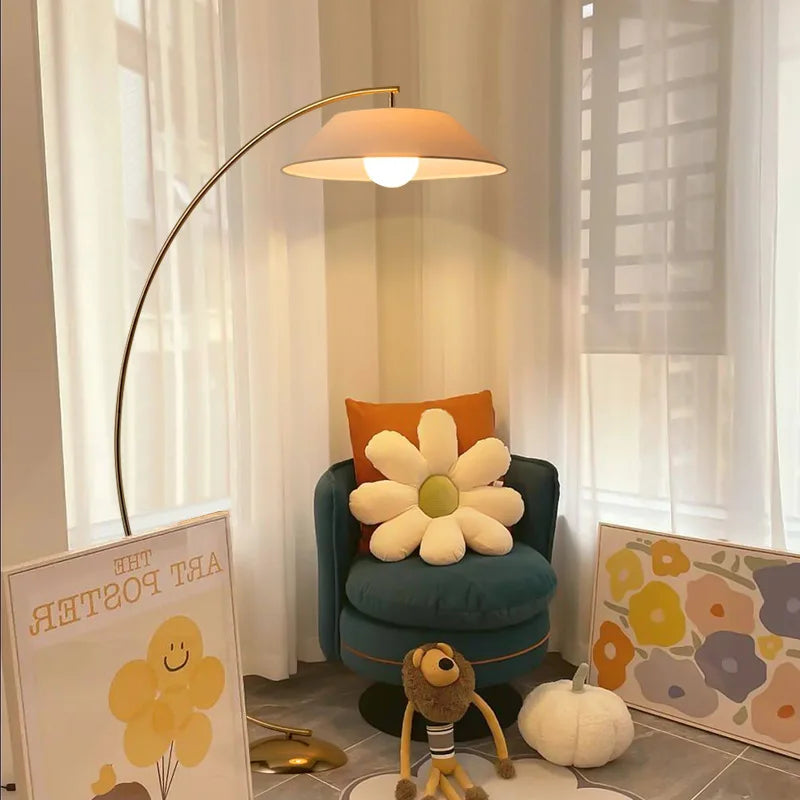 Vertika - Designer-Stehleuchte aus Eisen mit Stoffschirm