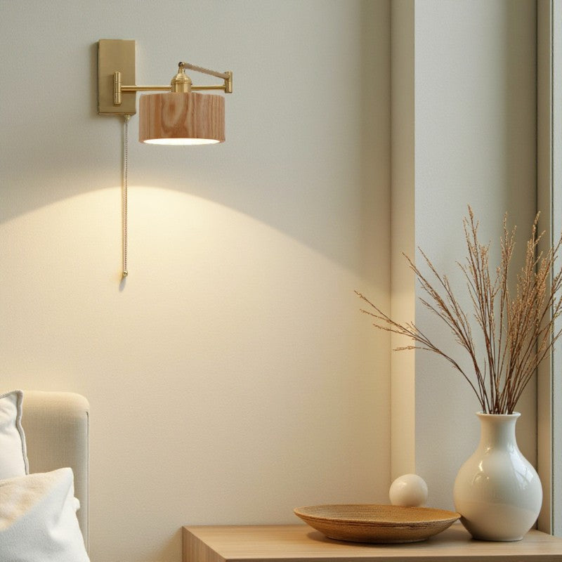 Verstellbare Wandleuchte mit Zugschalter für flexible und praktische Wohnbeleuchtung