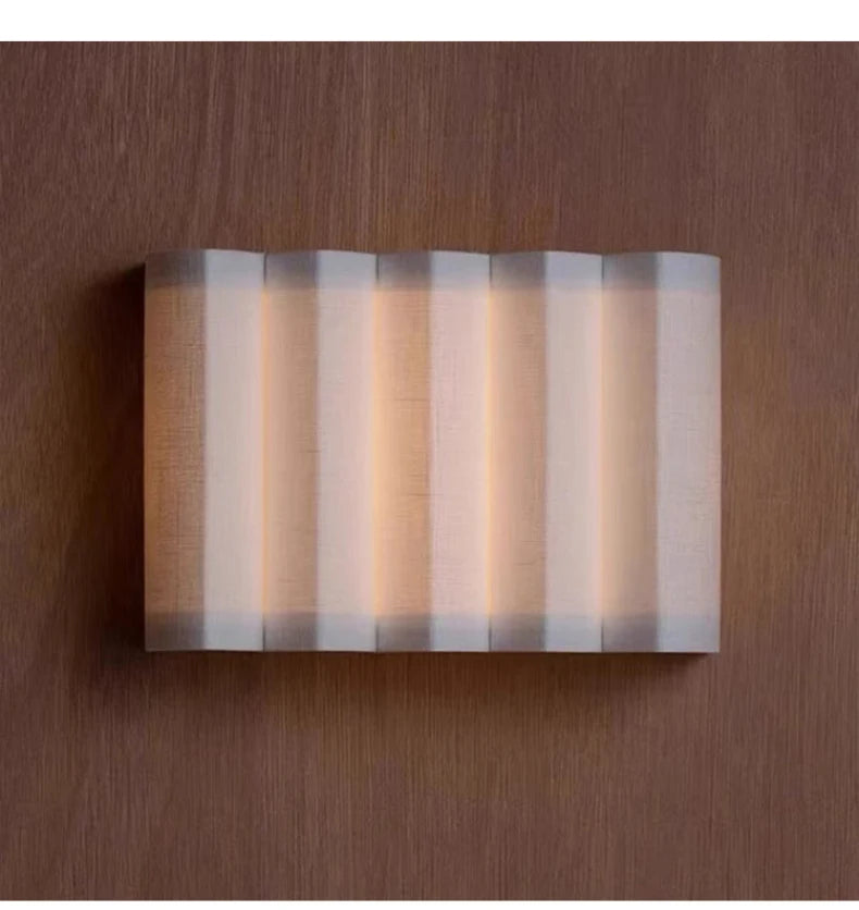 Murano - Wabi-Sabi-Stoffwandleuchte in Weiß mit LED