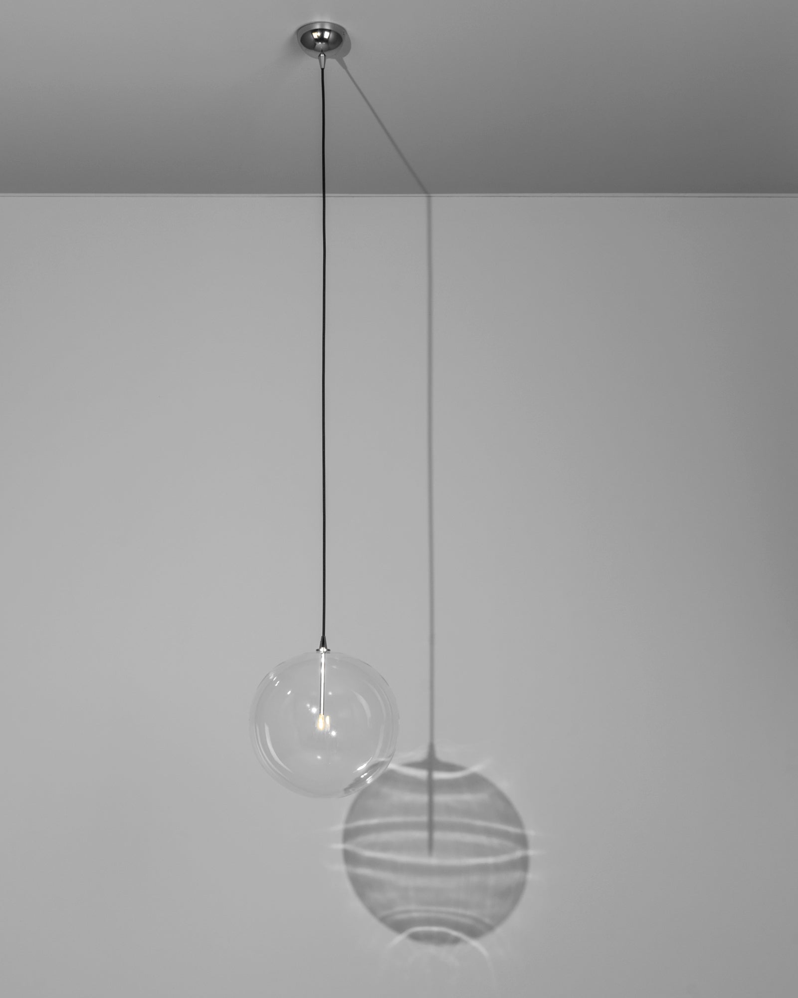 Claria - Pendelleuchte aus Glaskugel