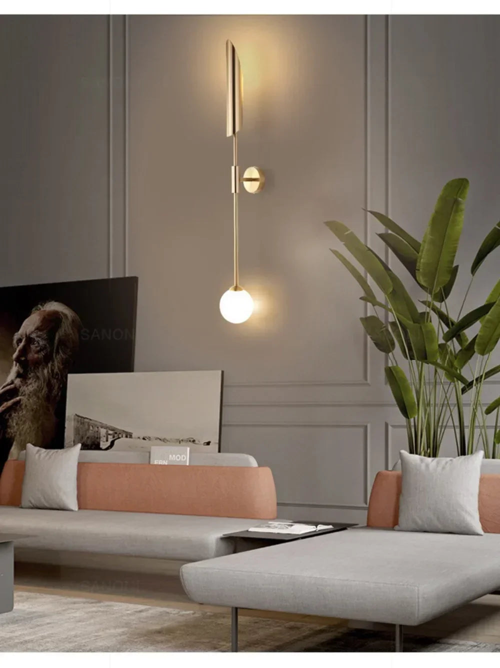Lateralis - Goldene Wandleuchte mit klarem Glasschirm und