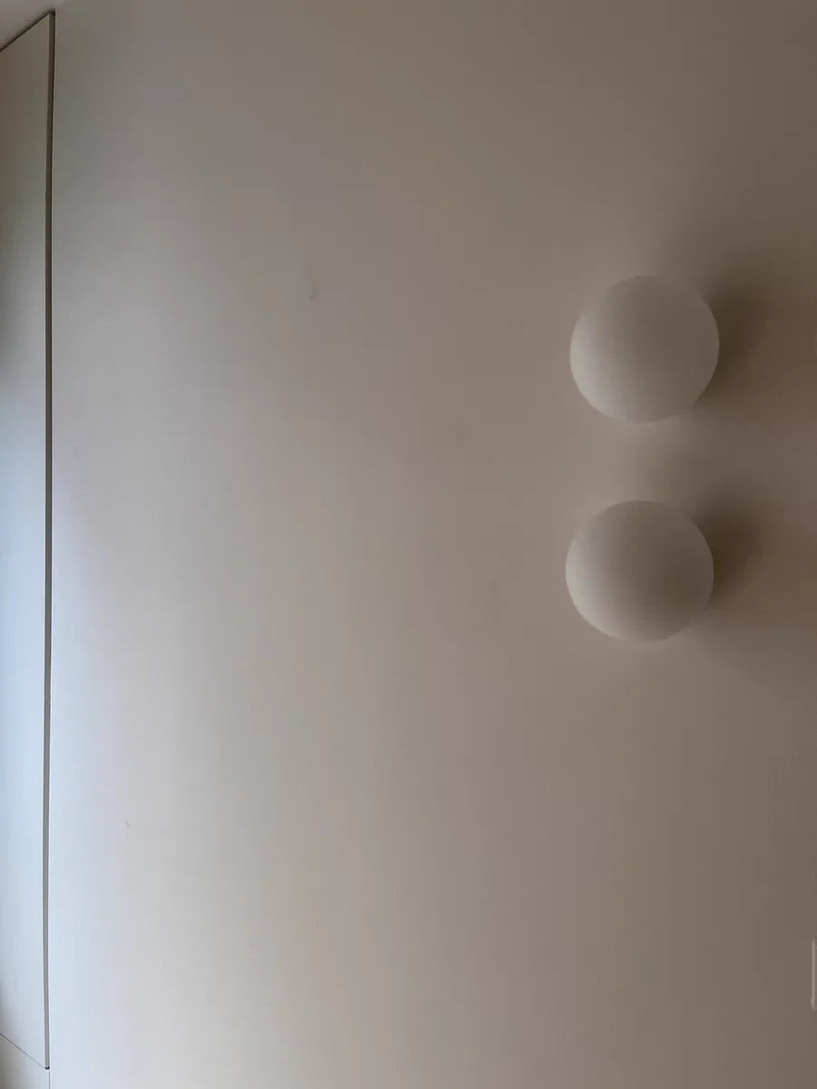 Mureto - Weiße LED-Wandleuchte in Glaskugelform
