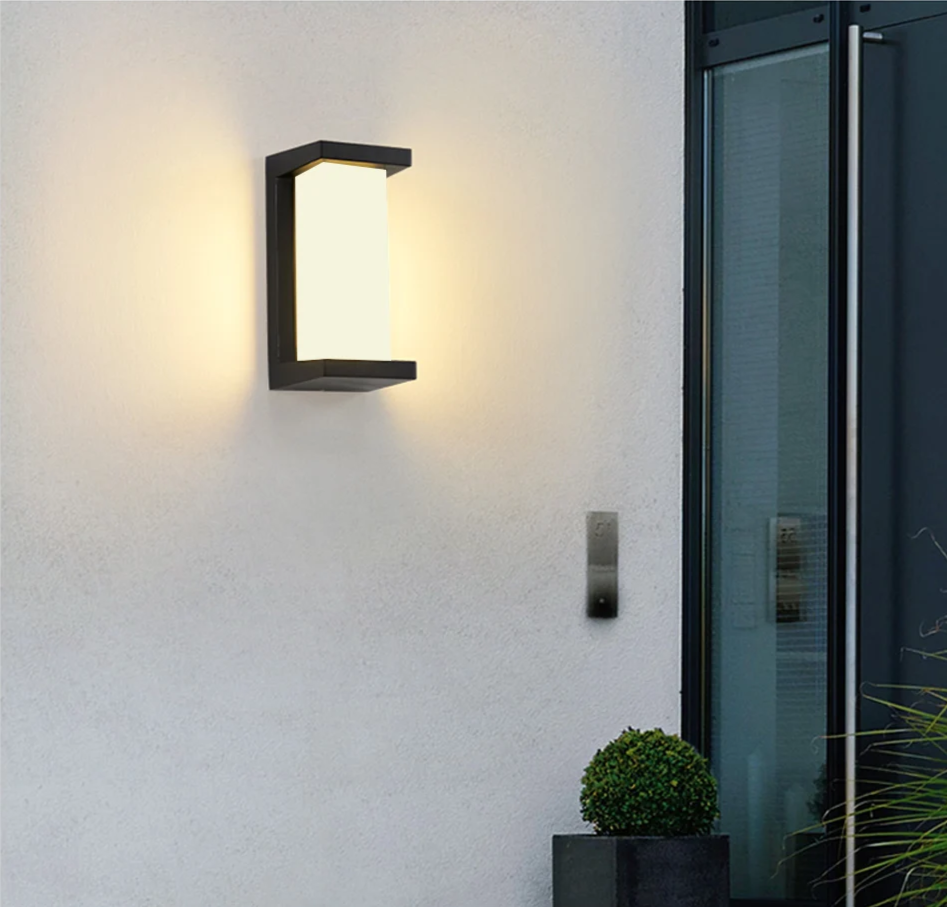 Natura - IP65 LED-Außenwandleuchte mit Radarsensor