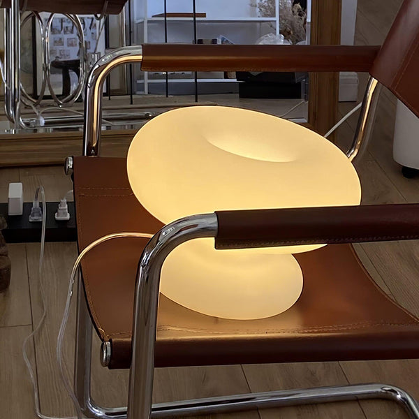 Donutförmige - Tischleuchte aus Glas und Metall