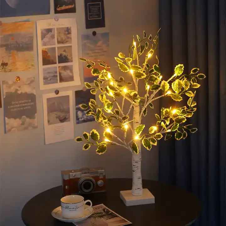 Tabla - LED-Weihnachtsbaumbeleuchtung mit grünen Blättern