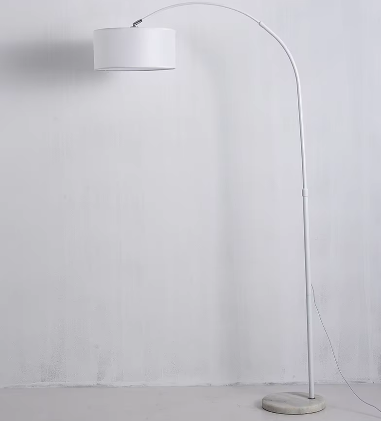 Torcia - Stehleuchte aus Aluminium mit Stoffschirm