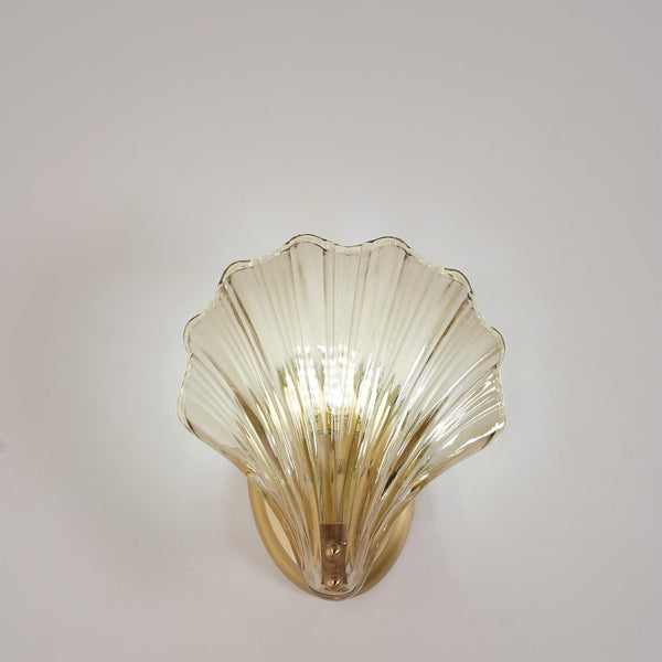 Muschelförmige - Wandleuchte aus Messing und Glas