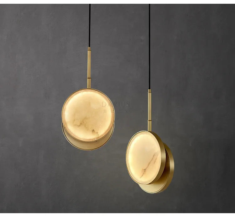 Luzana - Runde Marmor-Wandleuchte mit Kupferfinish in Gold