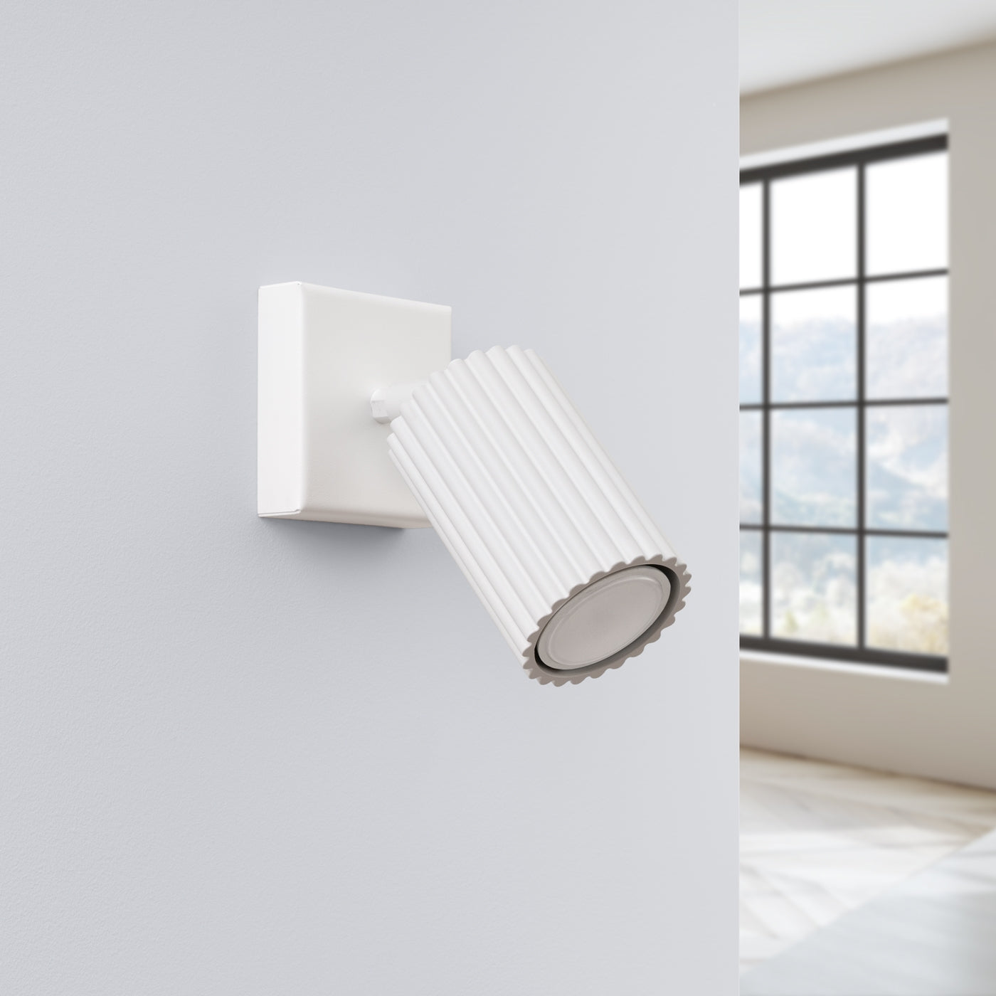 Brio - Wandleuchte aus karbonweißem Aluminium