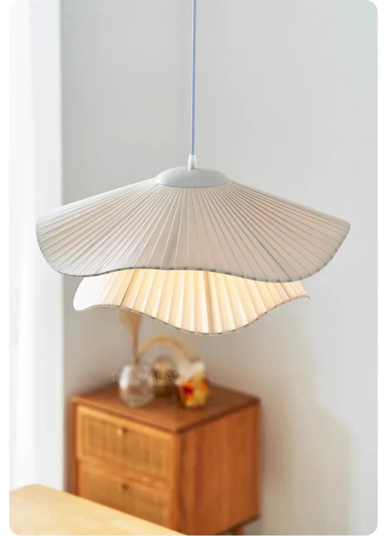 Nordische - LED-Pendelleuchte mit Stoffschirm und