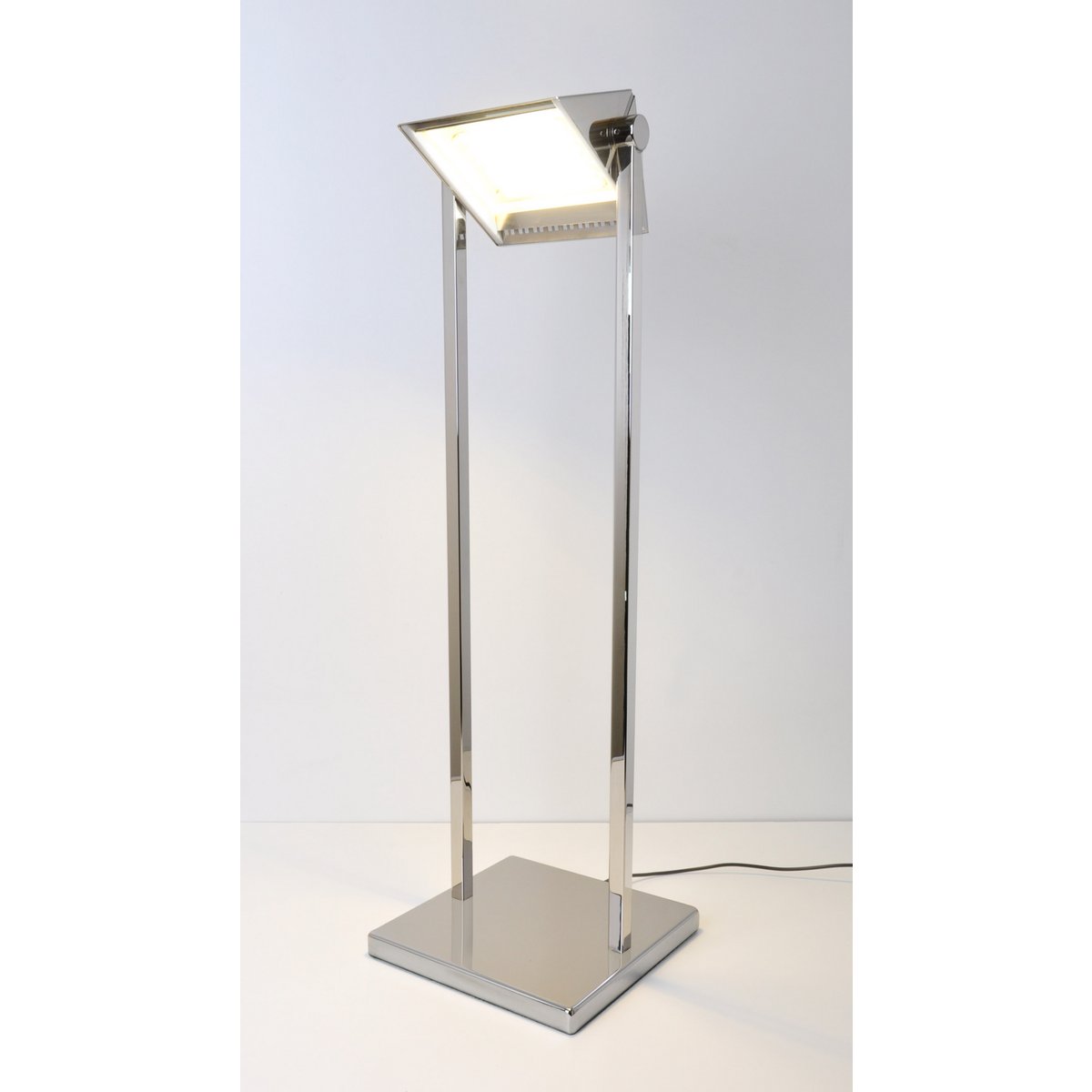 Luxuriöse - LED-Stehleuchte im Art-Deco-Stil