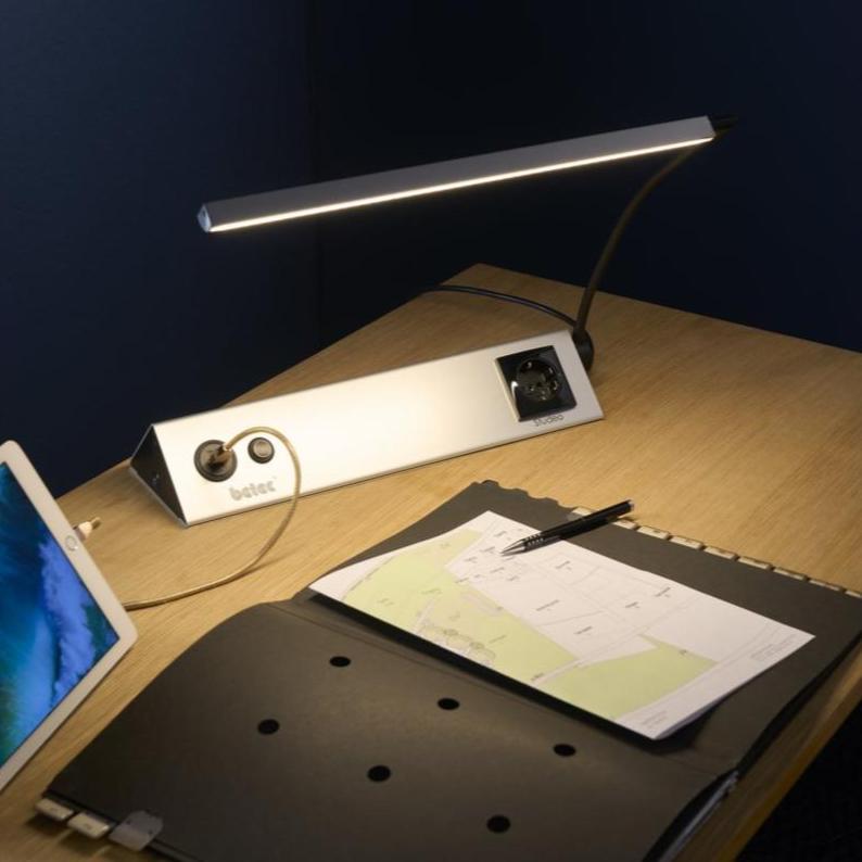Pivo - Studio-Schreibtischleuchte, Aluminium