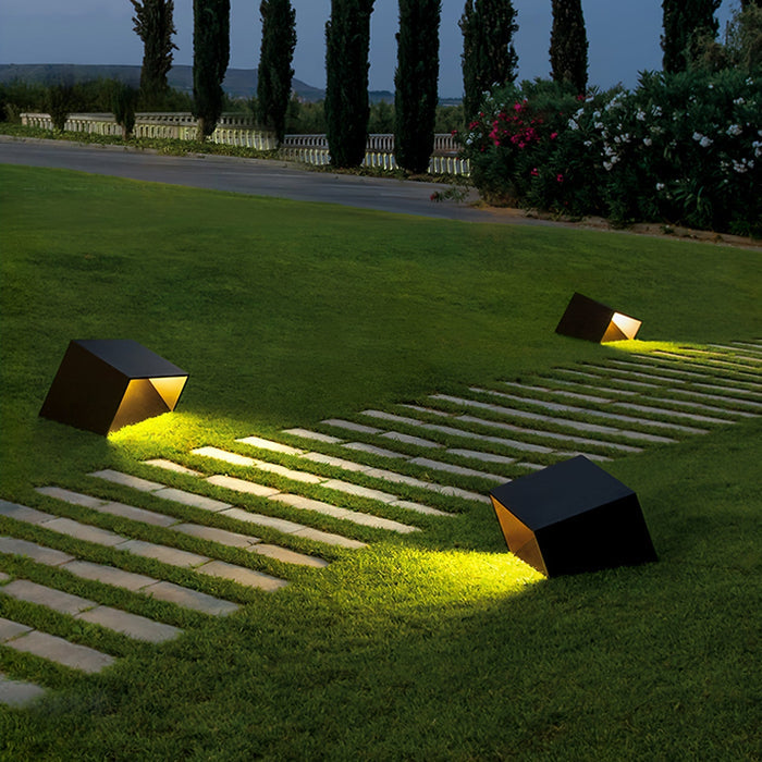 Solix - Solar-Gartenleuchte in Würfelform, Schutzart IP65,