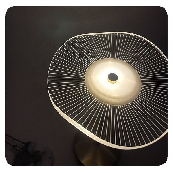 Studio - Moderne LED-Tischleuchte für Schlafzimmer &