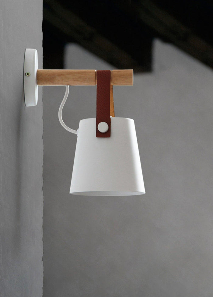 Konische - Wandleuchte aus Holz