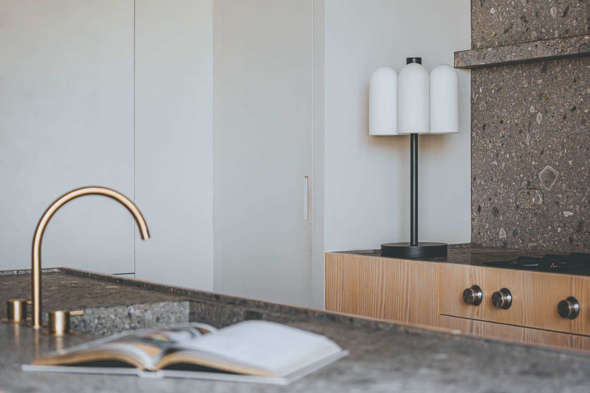 Metall/Glas - Designer-Tischleuchte, Metall/Glas