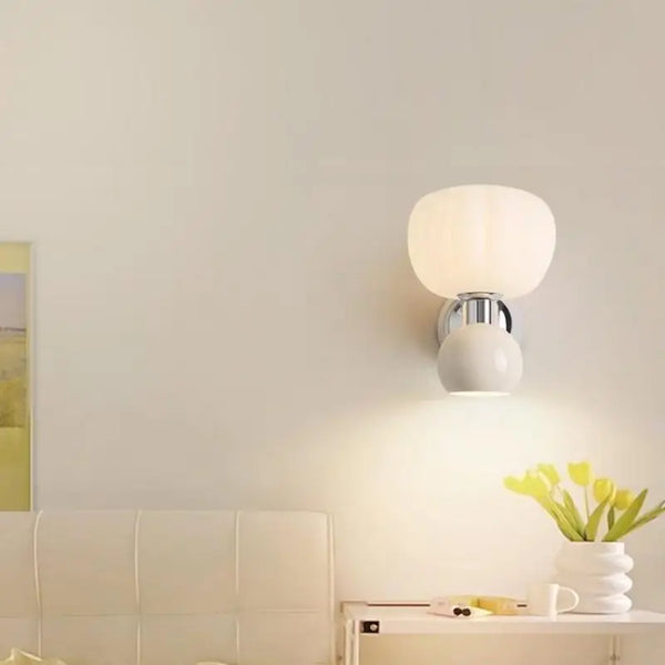 Luara - Moderne LED-Wandleuchte, cremefarbenes Harz