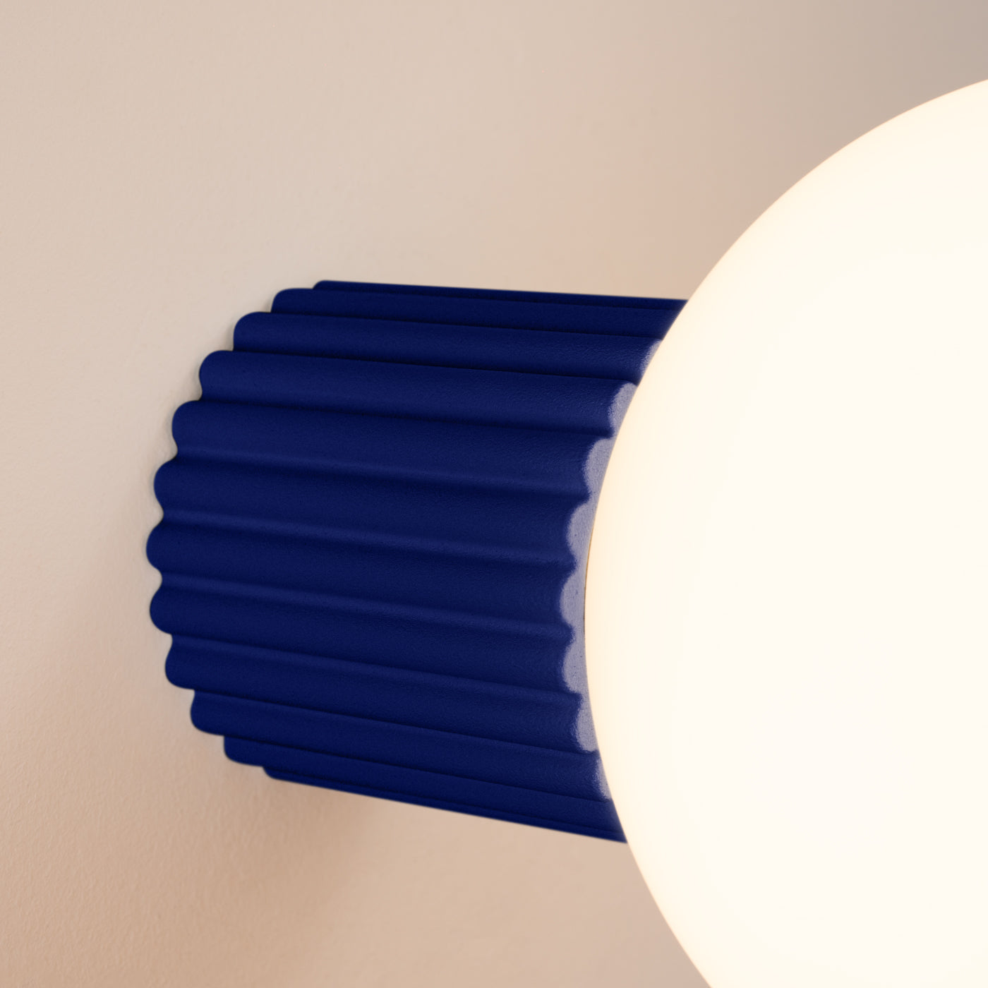 HALO - Ultramarine Wandleuchte IP44