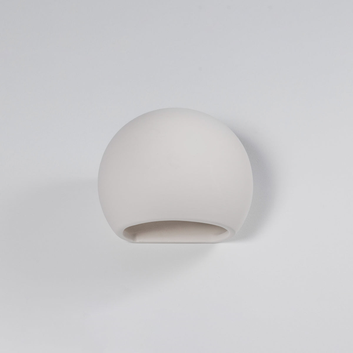 GLOBE - Keramik-Wandleuchte, mattweiß
