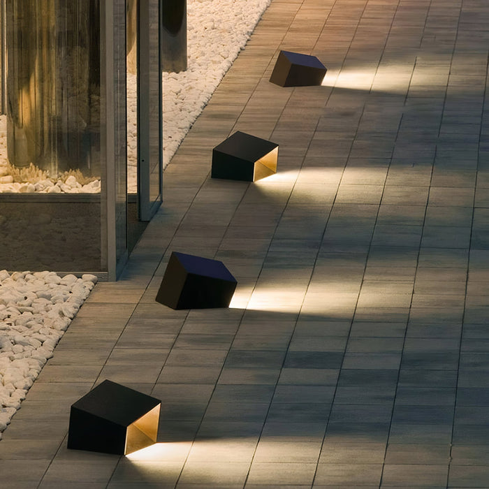 Solix - Solar-Gartenleuchte in Würfelform, Schutzart IP65,