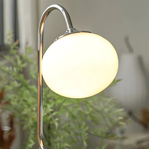 Marshmallow - Tischleuchte Marshmallow aus Glas und Metall