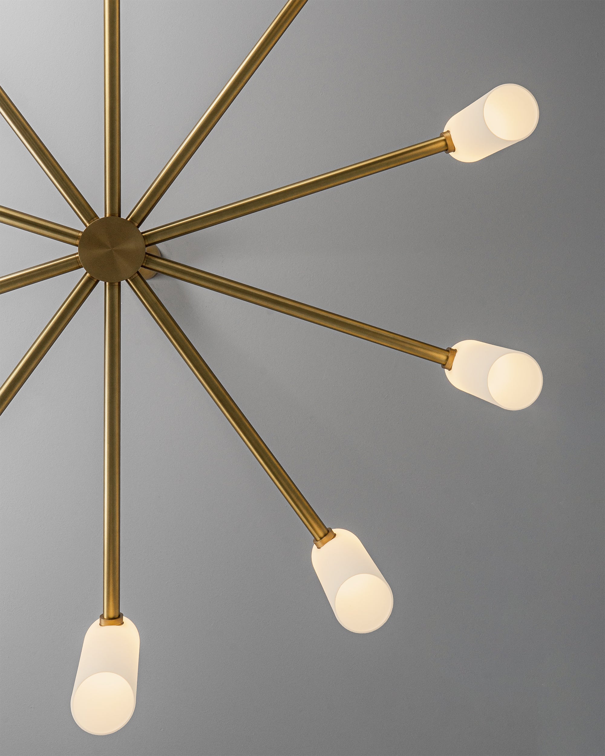 Schwung - Lighting - Runder Kronleuchter, Metall/Glas