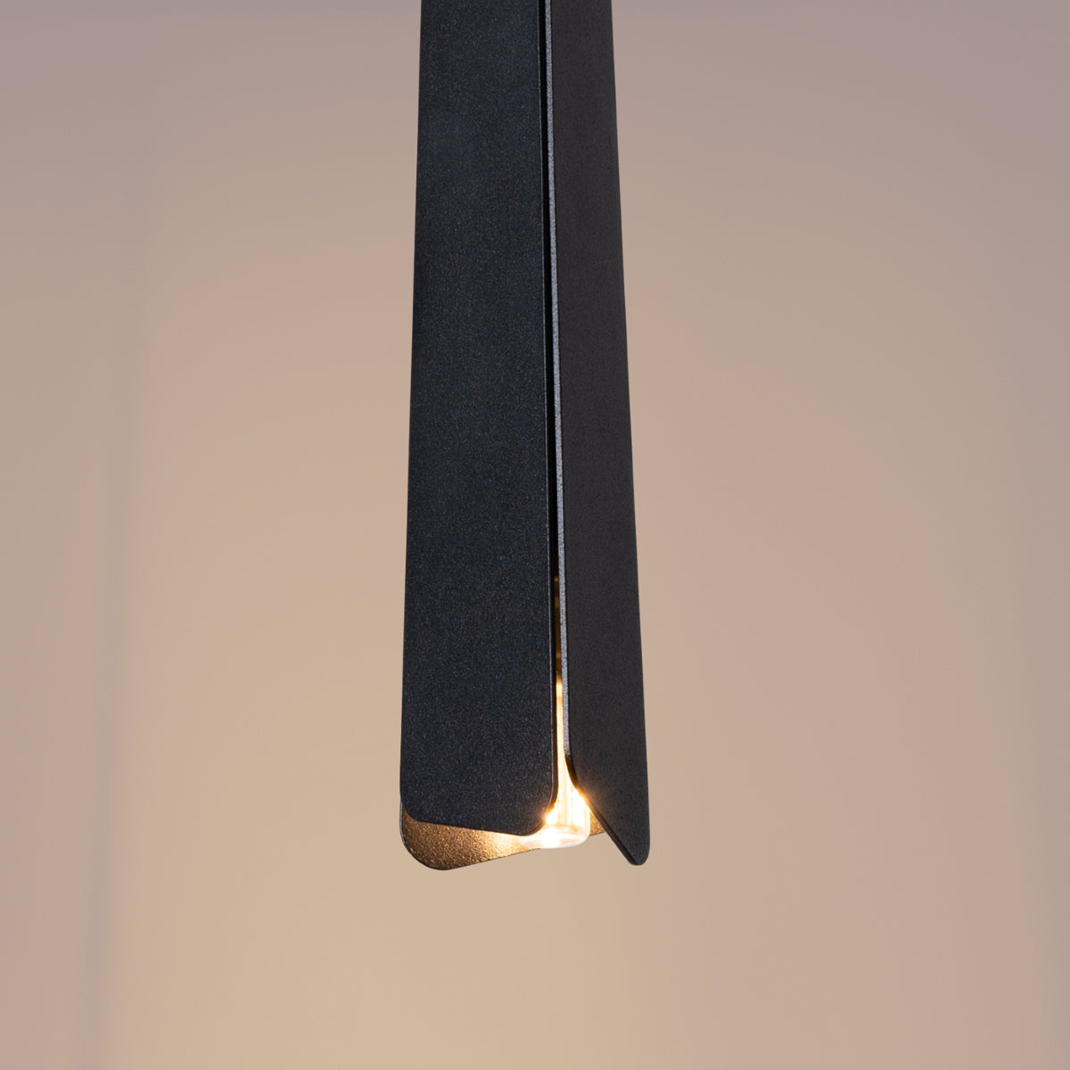 PRYSM - 3-flammige Pendelleuchte, Stahl schwarz, 45 x 5 x