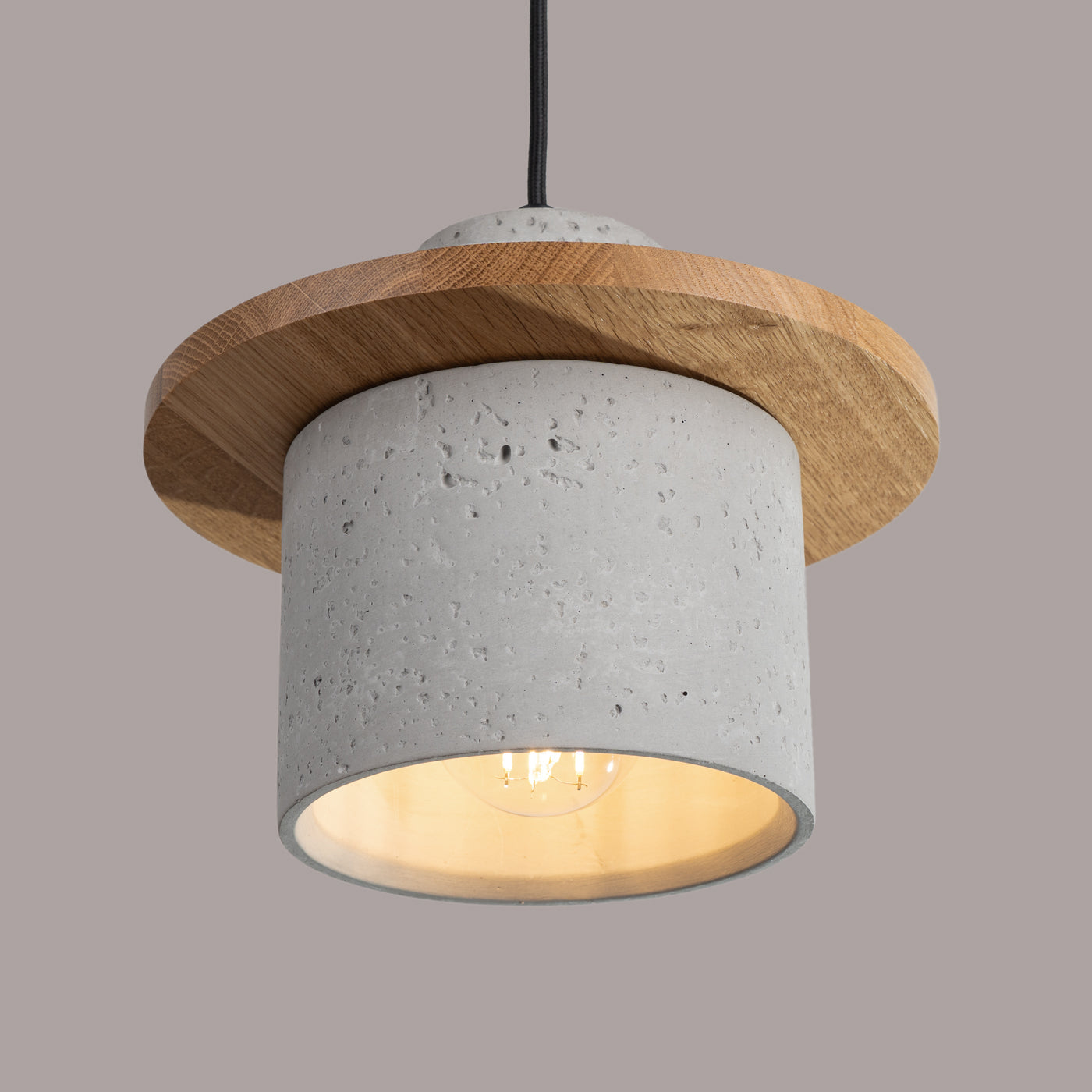 Plafona - Pendelleuchte aus Beton und Holz, Fassung E27