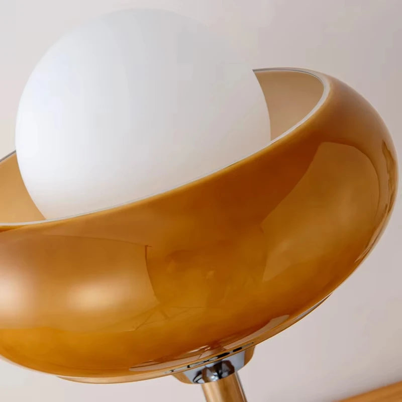 Desko - Bauhaus Vintage Stehlampe im Eierkuchen-Design