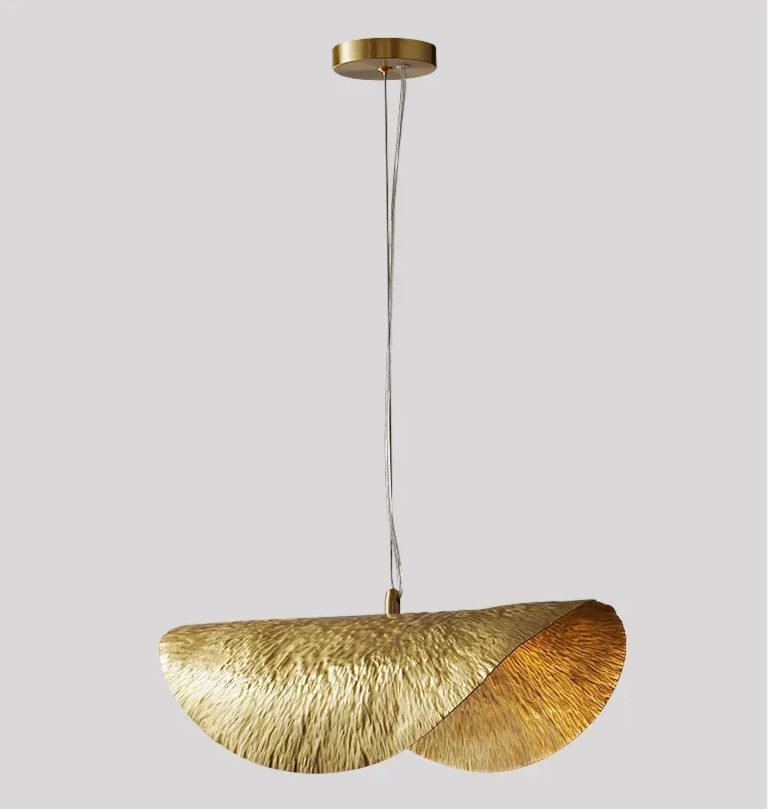 Lucero - Goldene Pendelleuchte im Lotusblatt-Design mit