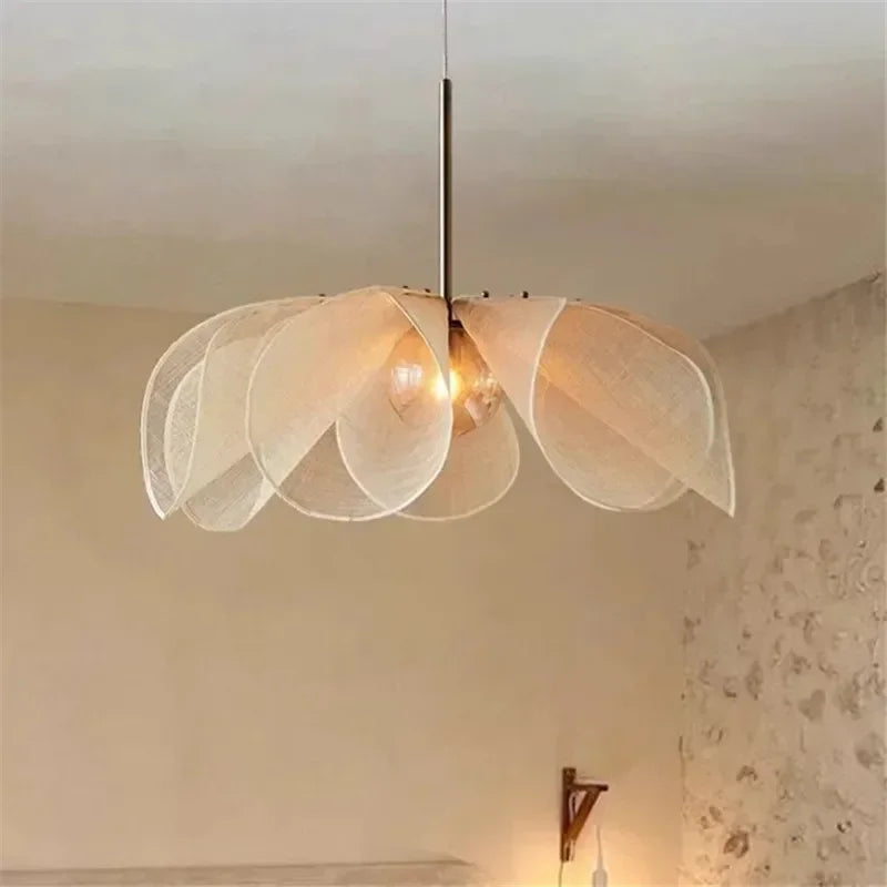 SabiFlora - Stoff-Hängelampe Wabi-Sabi Blumenform, E27 LED