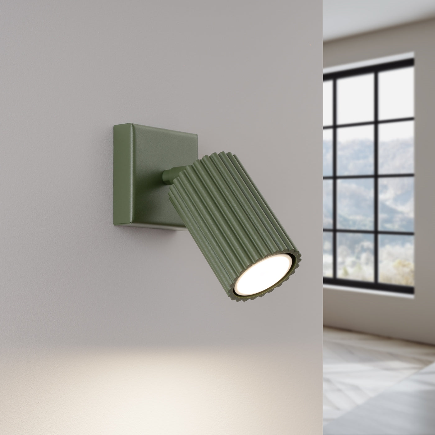 Luzana - Wandleuchte aus Aluminium in Carbon-Olivgrün