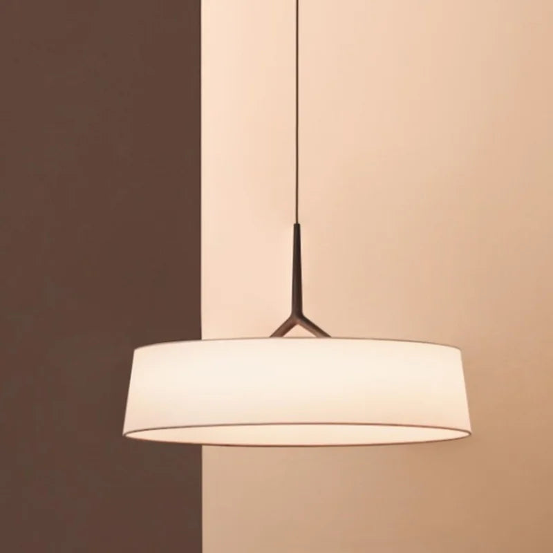 Minimalistische - LED-Pendelleuchte mit Stoffschirm