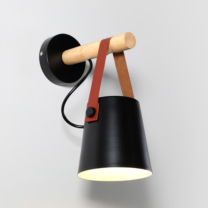 Konische - Wandleuchte aus Holz