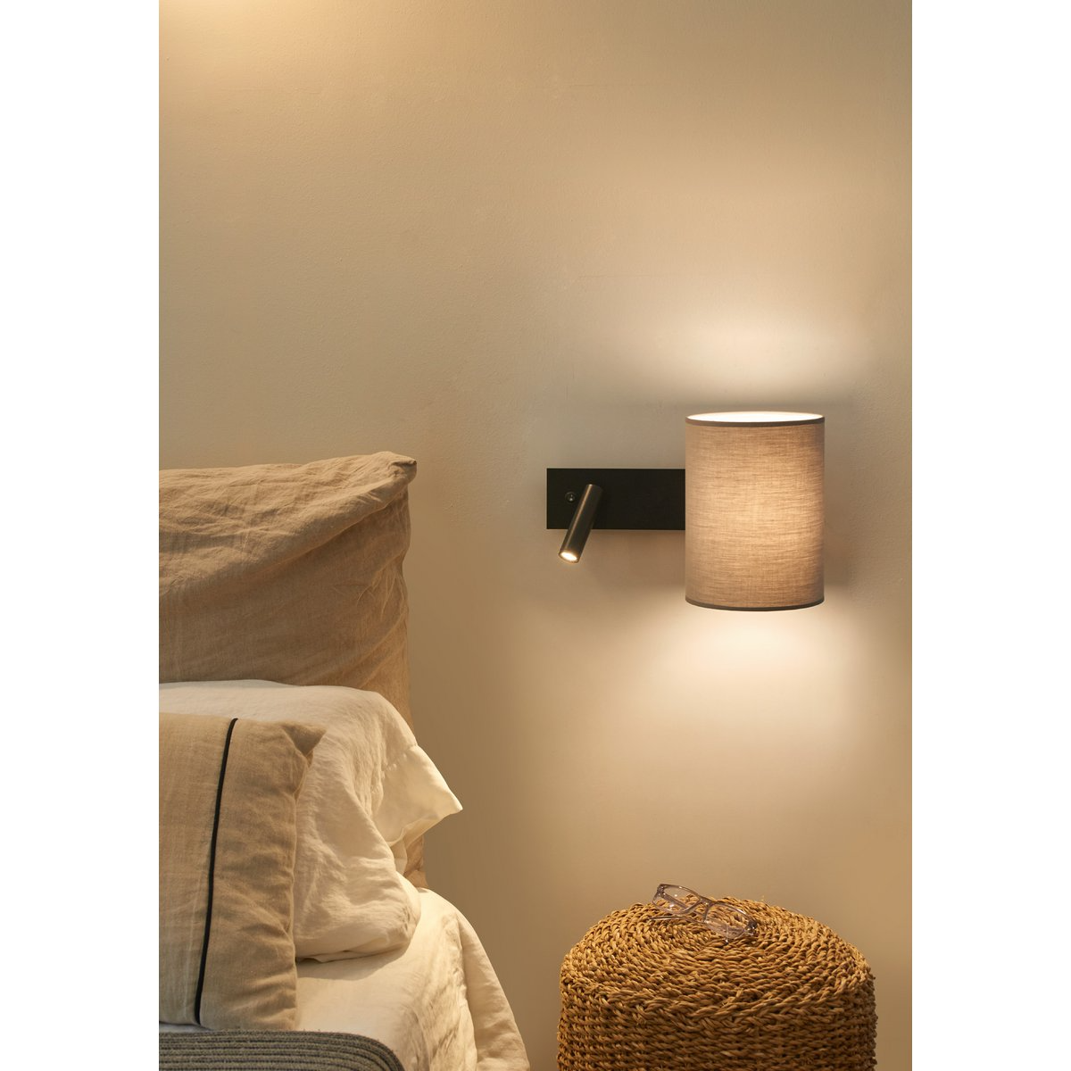 Luxcambra - Torso-Wandleuchte aus Holz, Baumwolle und Metall