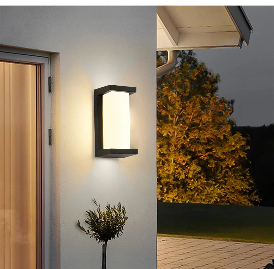 Natura - IP65 LED-Außenwandleuchte mit Radarsensor