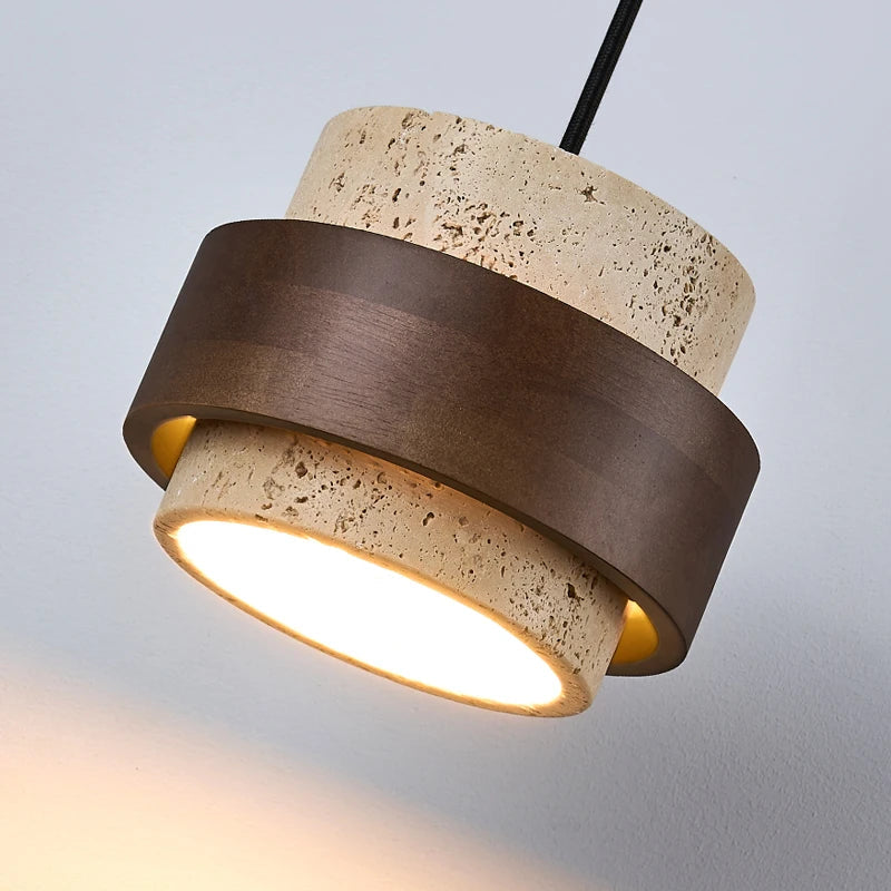 Lumera - Wandleuchte aus Travertin und Holz mit Zugschalter