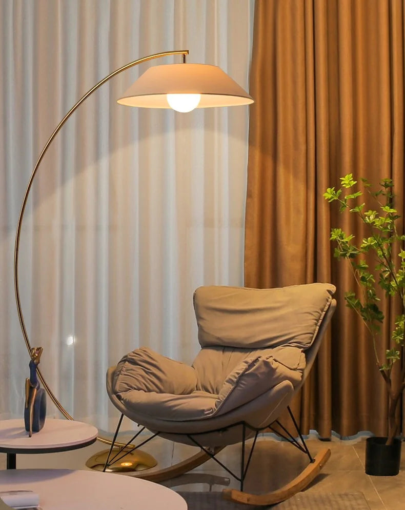 Vertika - Designer-Stehleuchte aus Eisen mit Stoffschirm