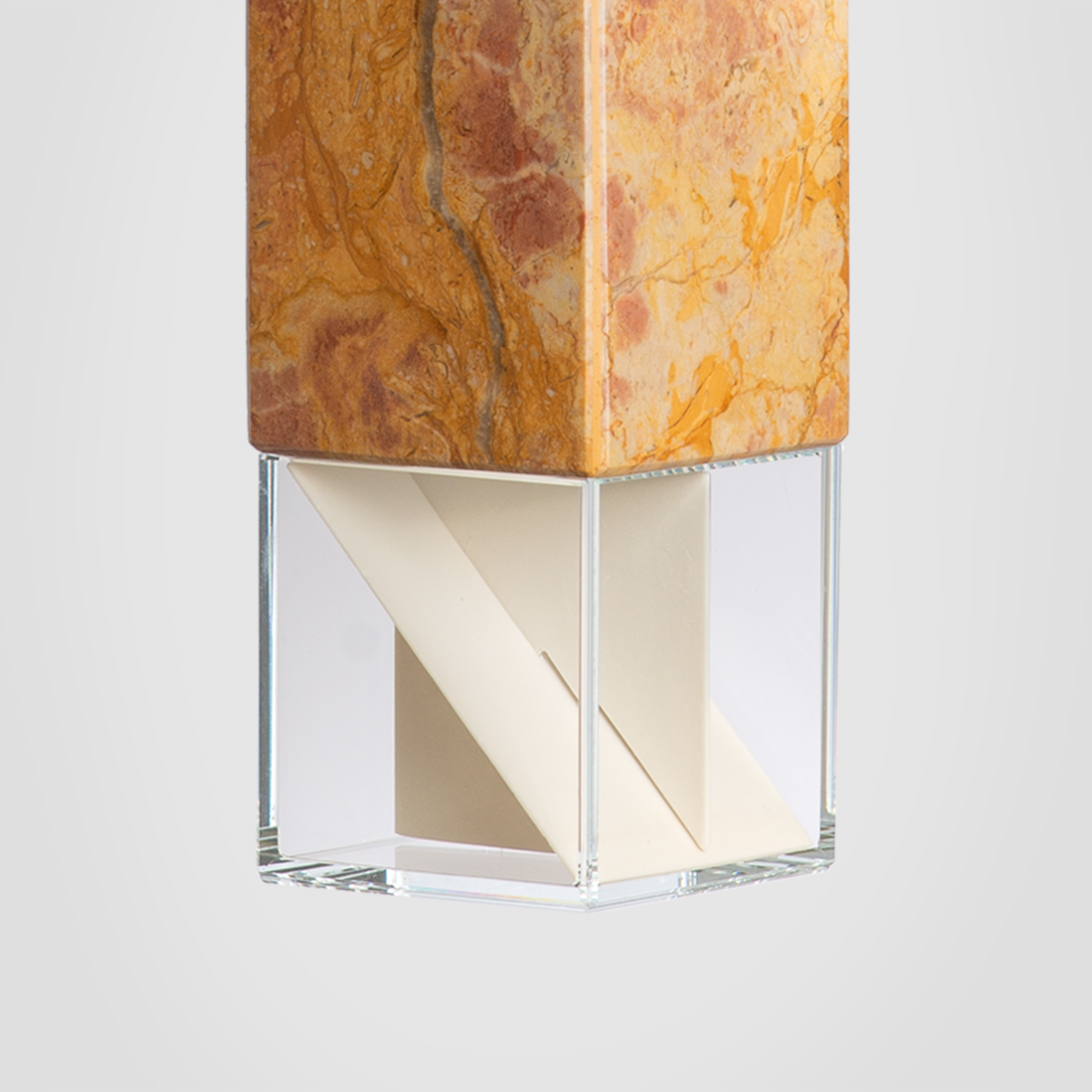 FORMAMINIMA - Lampe/Eine gelbe Pendelleuchte