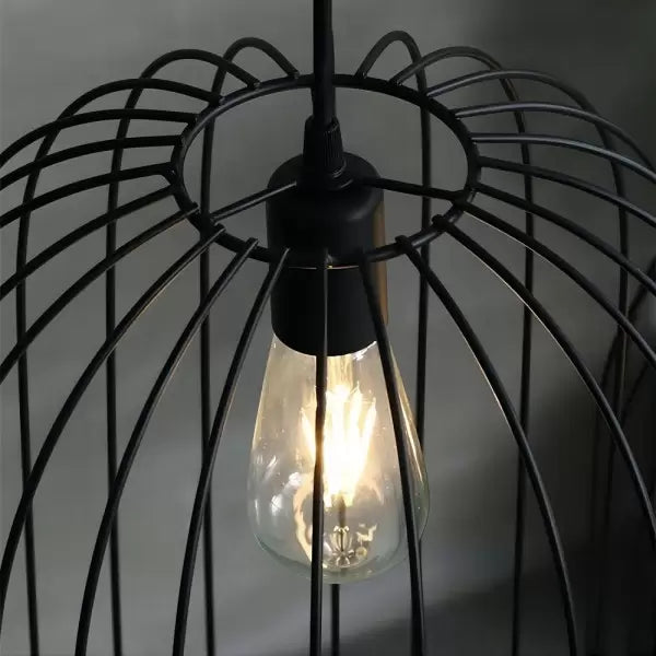 Gestreifte - Käfig-Stehleuchte aus Rattan und Metall