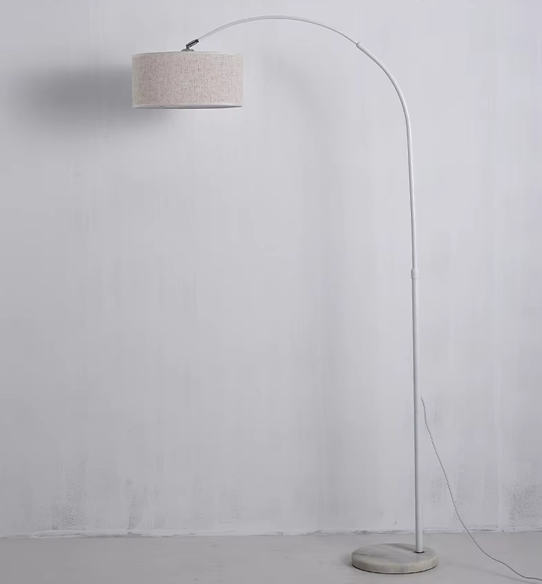 Torcia - Stehleuchte aus Aluminium mit Stoffschirm