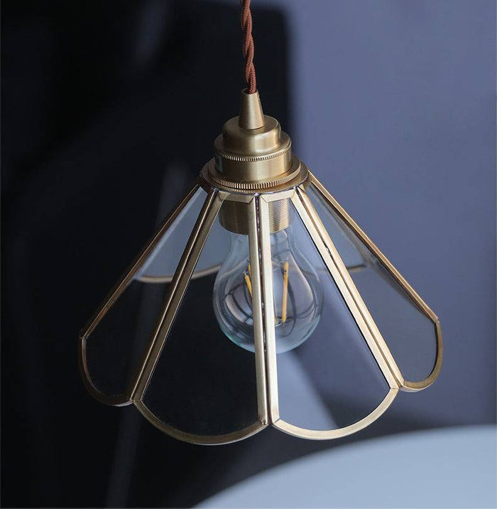 Zenita - Pendelleuchte aus Messing und Glas mit gedrehtem