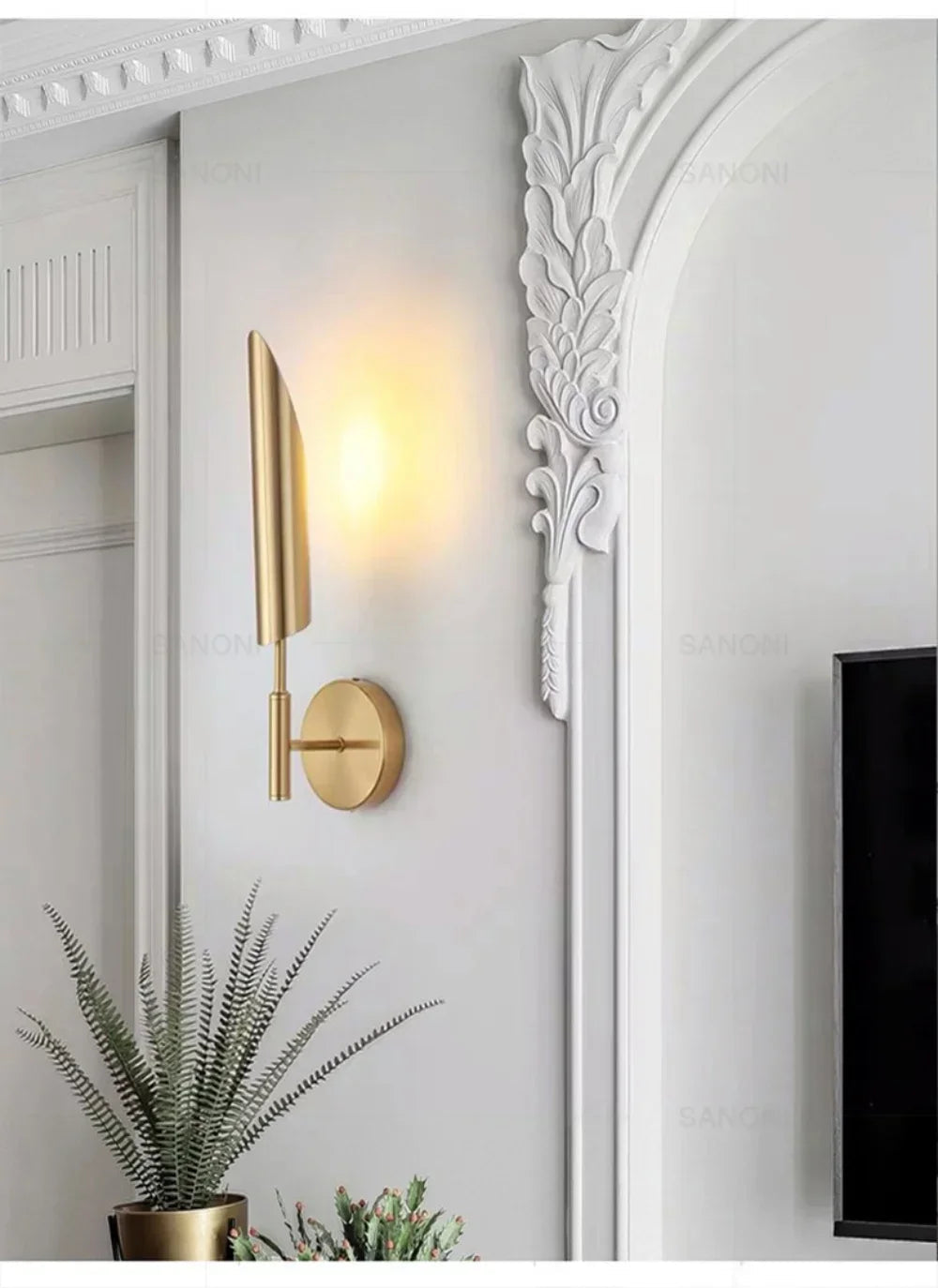 Lateralis - Goldene Wandleuchte mit klarem Glasschirm und