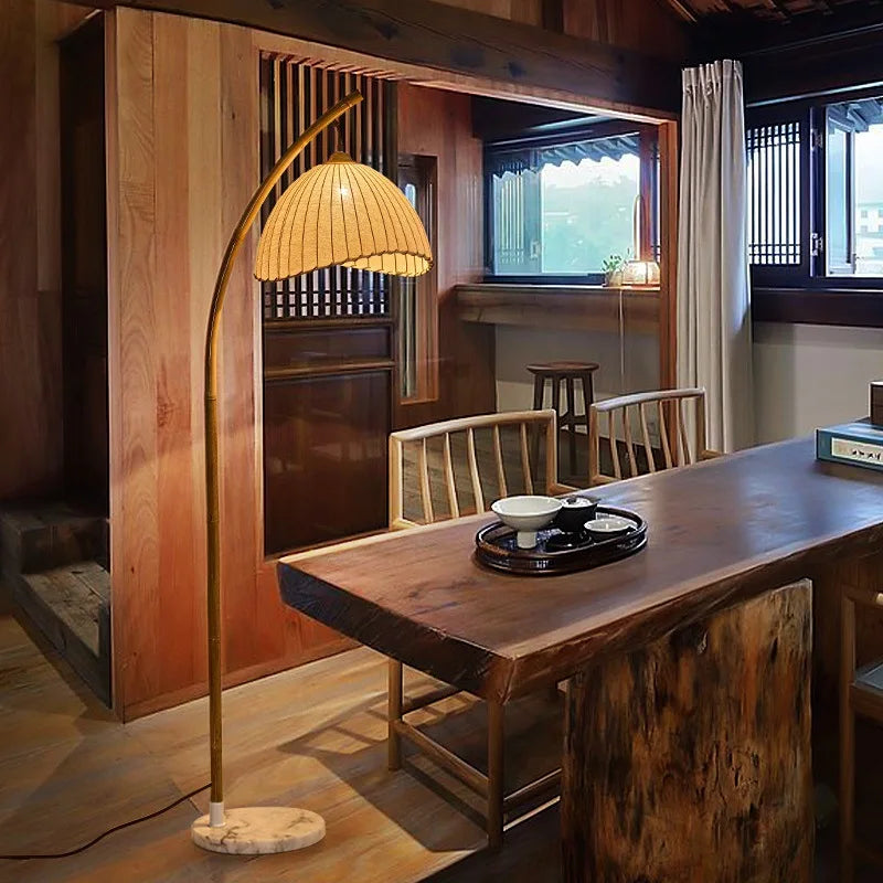 Taliara - Wabi-Sabi LED-Stehleuchte aus Bambus und Canvas